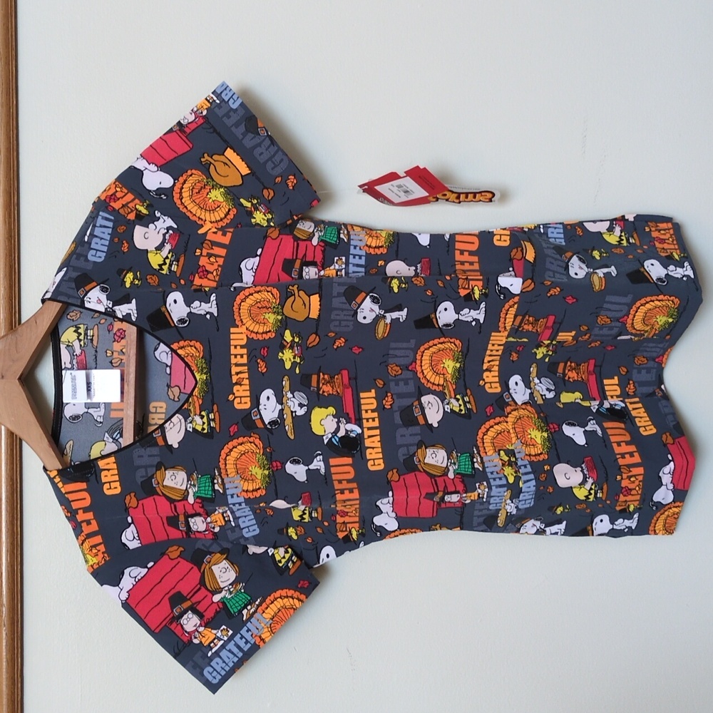 NEW Womens XXS Peanuts Scrub Top Tooniforms Grateful Charlie Brown Thanksgiving
